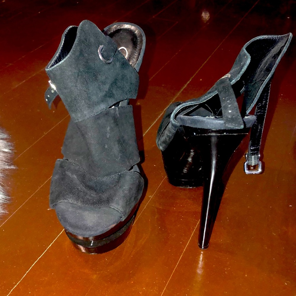 Platform Slingback Pumps